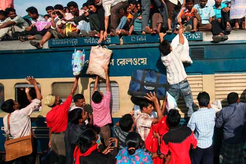 Over-crowded train during Eid