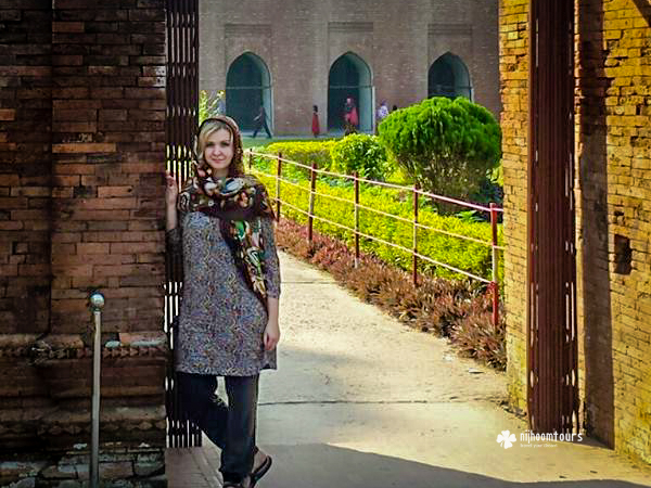 Svetlana Suslova at 60 Dome Mosque in Bagerhat