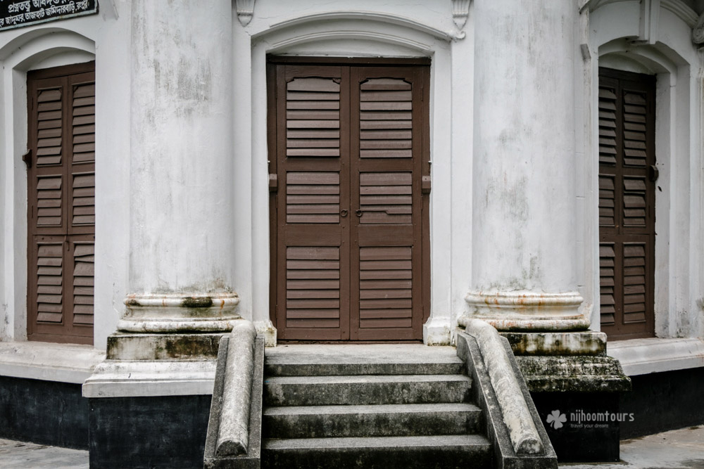 Doors at Tajhat Palace