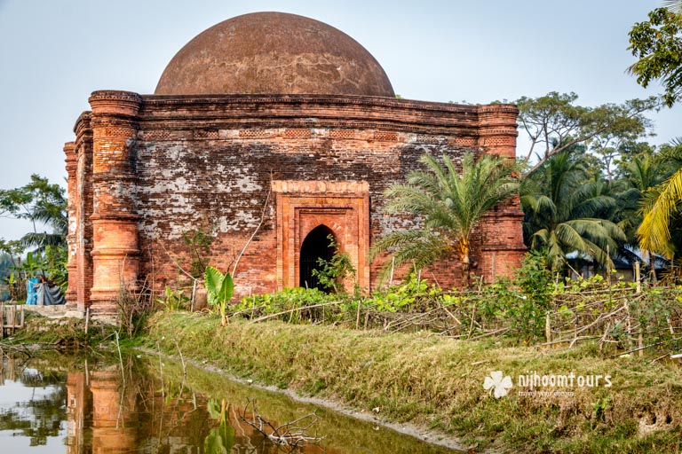 The Chunakhola Mosque at Bagerhat - number ten on our list of the best historical mosques in Bangladesh