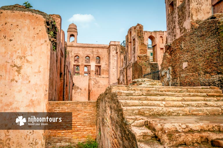 Photo of the ruins of main entrance complex of Lalbagh Fort