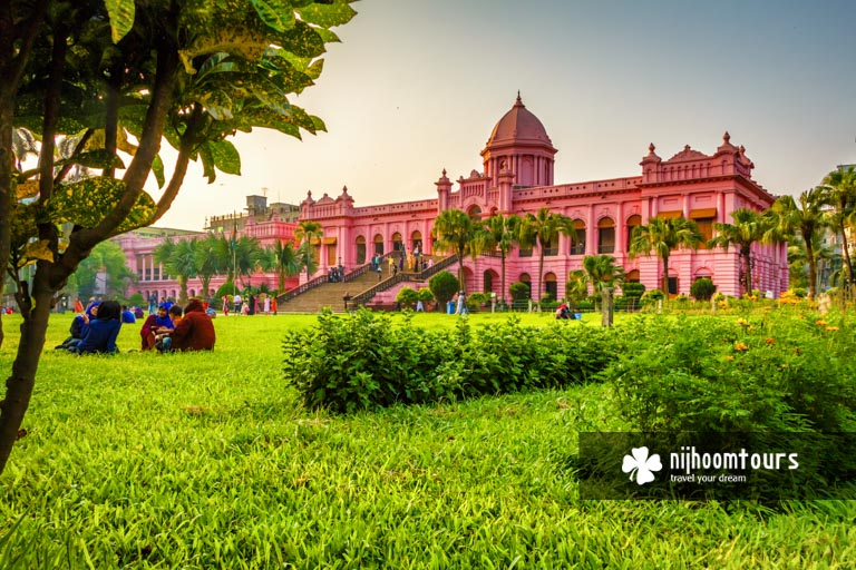 Photo of the front view of Ahsan Manzil (Pink Palace) in Old Dhaka