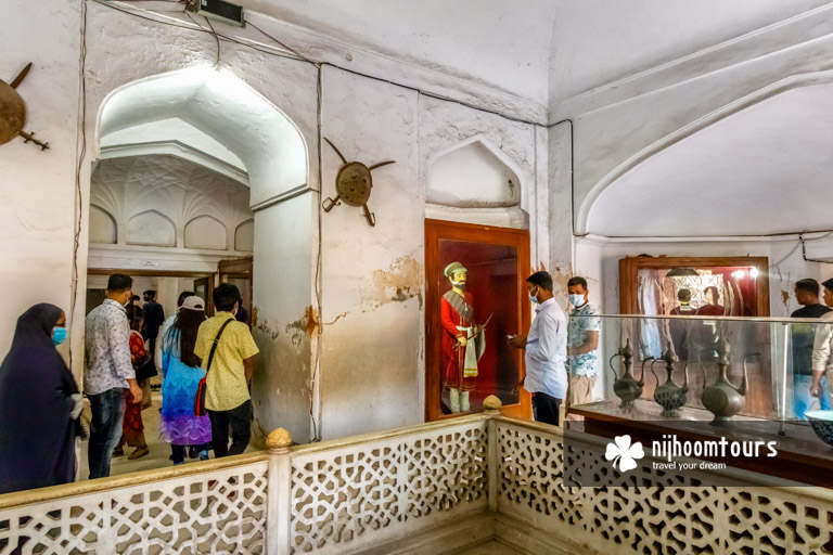 Photo of the museum inside the governor's residence in Lalbagh Fort