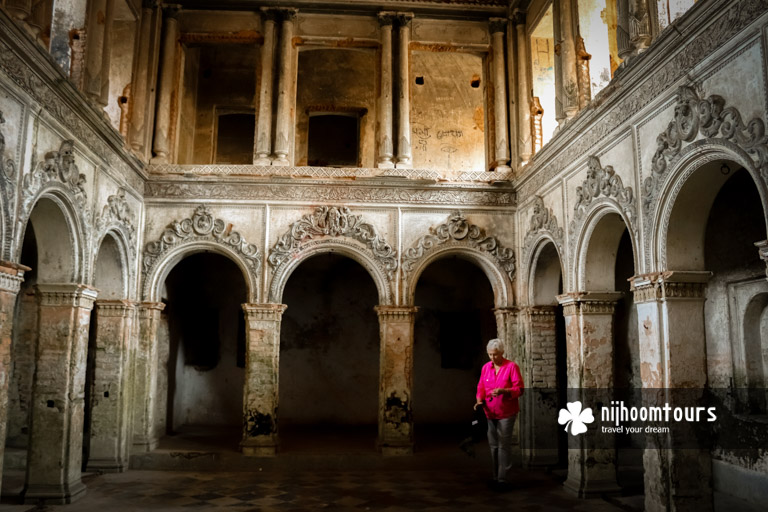 Photo of a central hall of a house in Panam Nagar