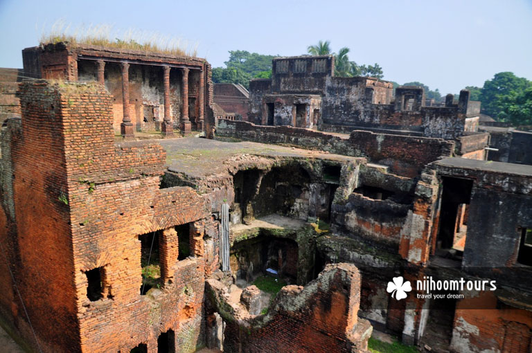 Photo of the decoying houses at Panam Nagar in Sonargaon