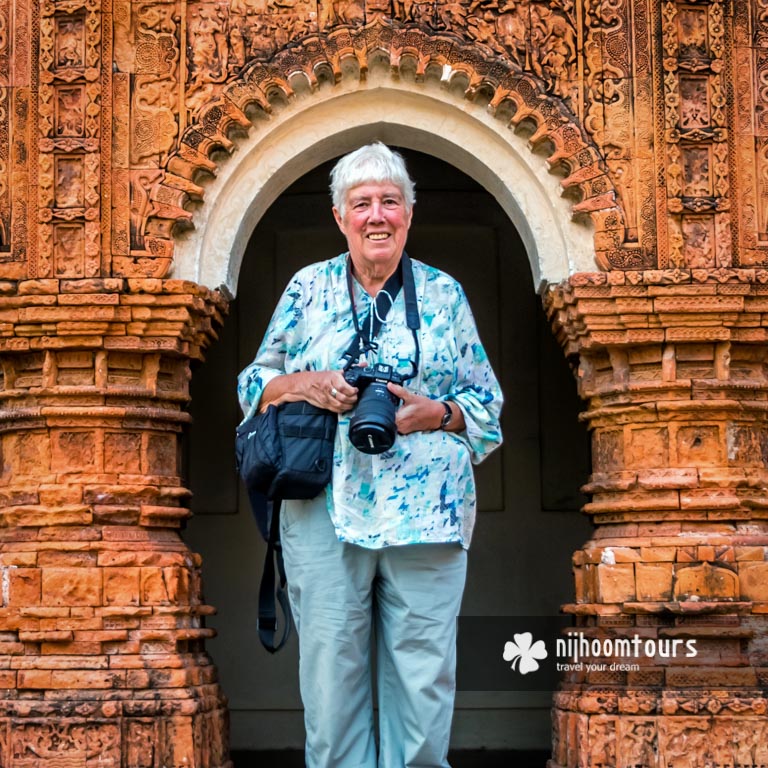 Visiting a terracotta temple in Puthia.