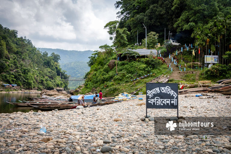 India-Bangladesh border in Jaflong, a popular tourist site for both countries